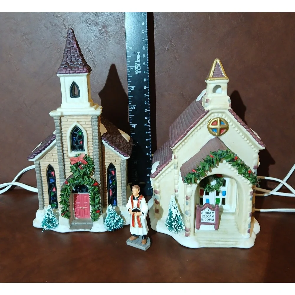 Christmas Bundle (2) Valley Mainstreet Collectors Churchs & 1992,1993 Light #138